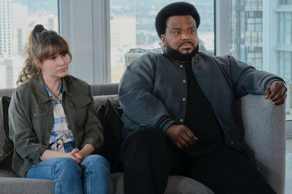 Craig Robinson and Claudia O'Doherty in Killing It Season 2