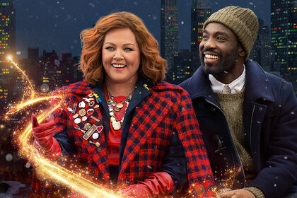 Melissa McCarthy (L) and Paapa Essiedu (R) in Genie