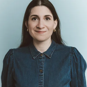 Headshot of Elizabeth Logan