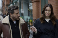 Edgard Ramírez and Mandy Moore in Dr. Death Season 2