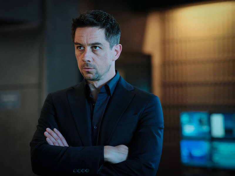 Killian Scott as Commander Noah Pierson during The Capture Season 3 Episode 4.