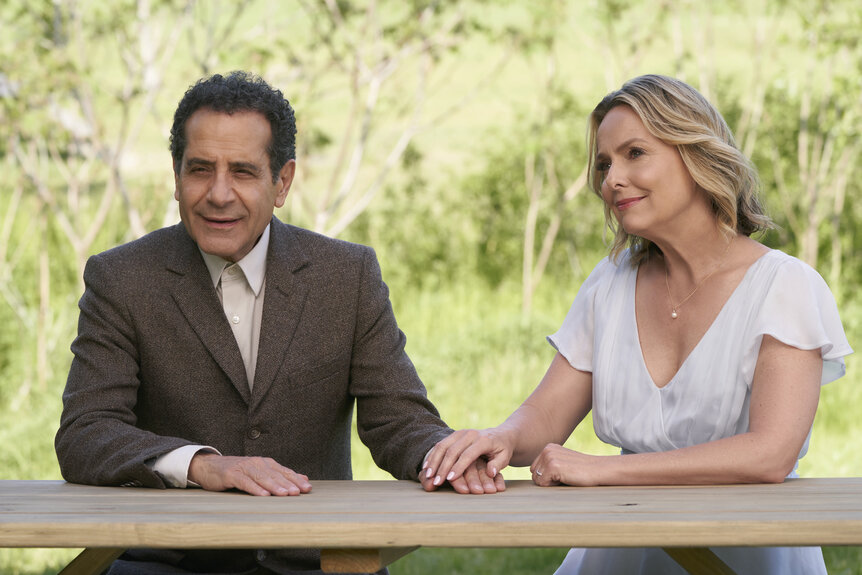 Tony Shalhoub (L) and Melora Hardin (R)