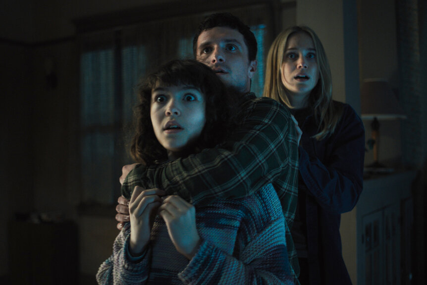 Abby, Mike and Vanessa all look scared together ln Five Nights at Freddy’s 2 (2025).