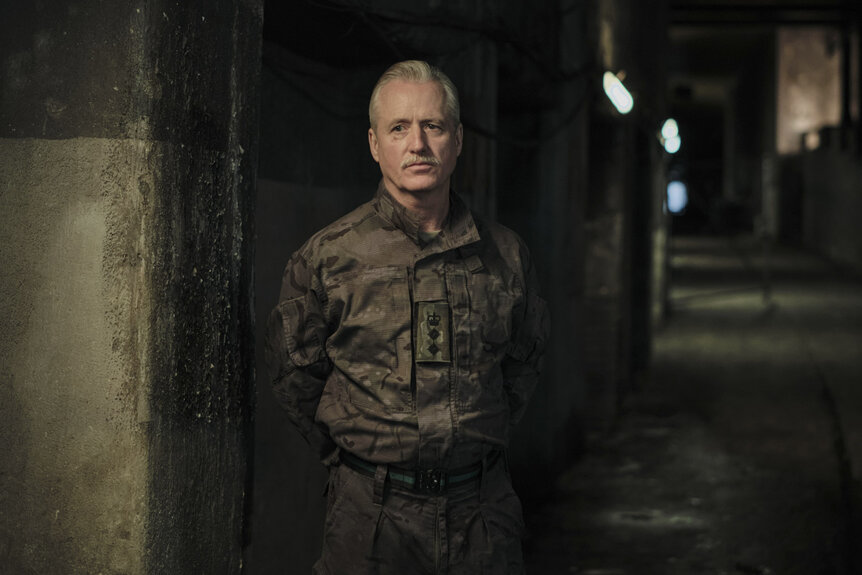 Colonel Figgis (Linus Roache) on The Capture Season 3 Episode 6.
