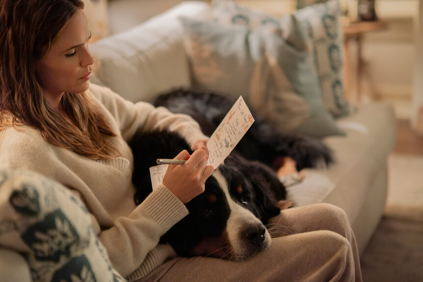 Jennifer Garner as Hollis during The Five Star Weekend Season 1.